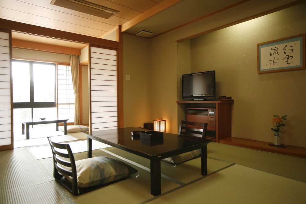 Takayama Kanko Hotel Buitenkant foto