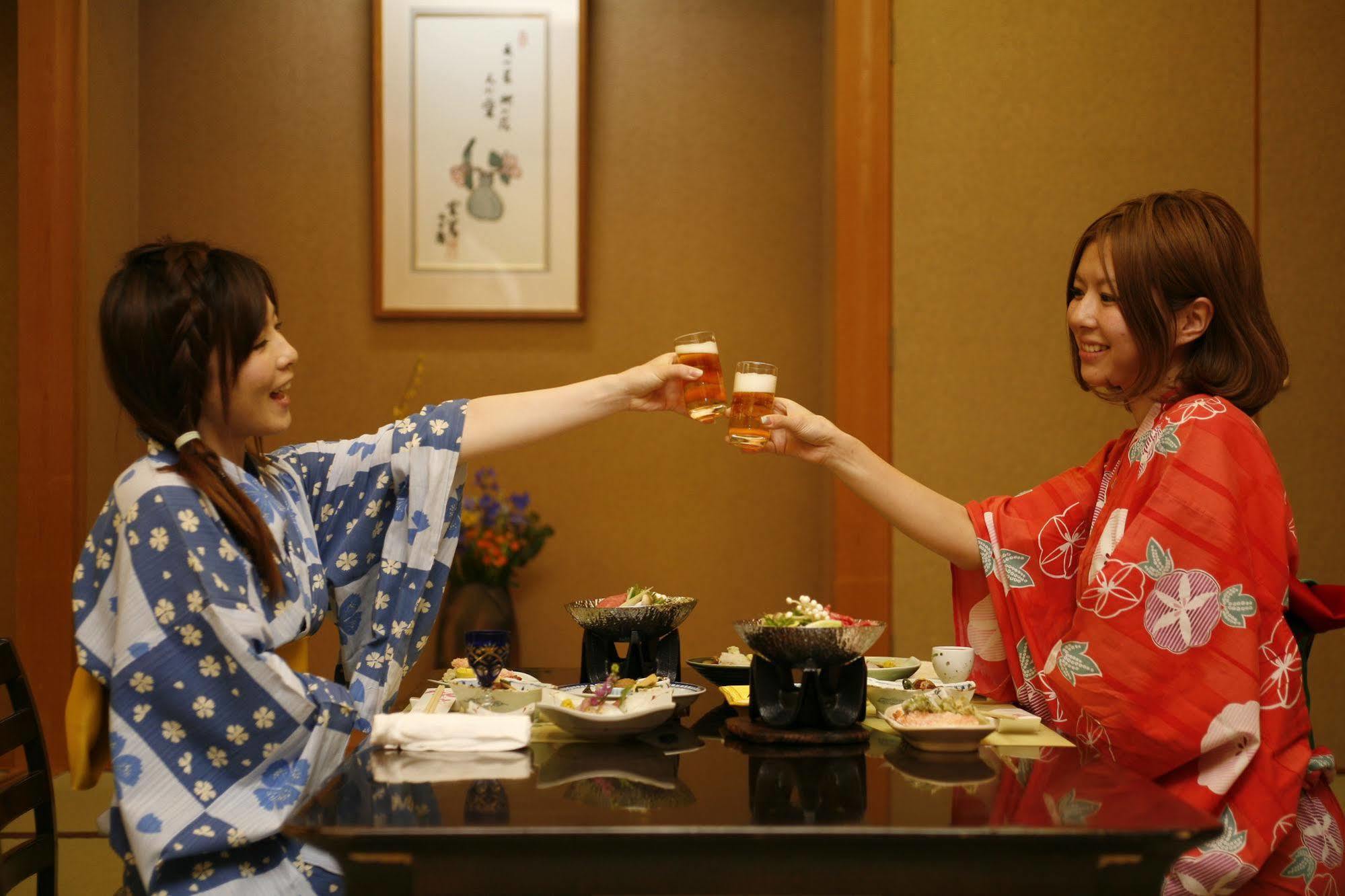 Takayama Kanko Hotel Buitenkant foto